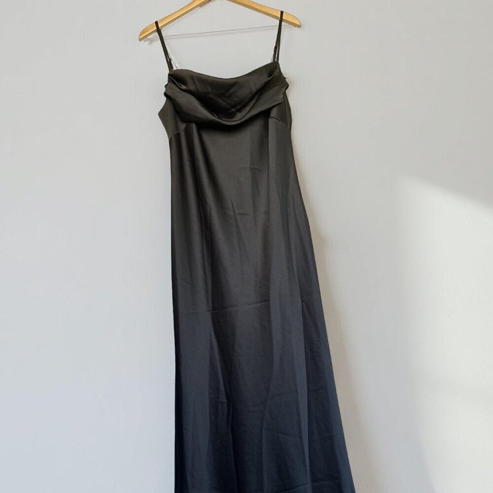 NWT AQUA long elegant cowl neckline with lace open back - Picture 3 of 8